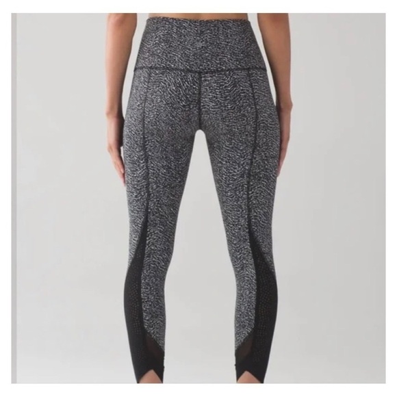 ❤️LULULEMON Wunder Under Pant High Rise Laser Cut panels G27 - Picture 3 of 10